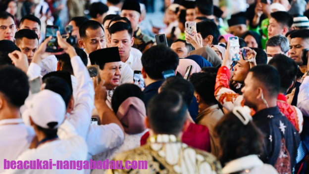 Presiden Prabowo Sambut Ribuan Warga